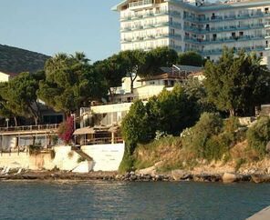 Arora Beach Hotel   4*