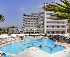 Holiday Garden Hotel   5*