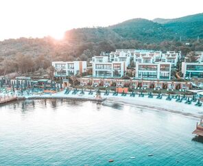 The Norm Collection Door'a  5*