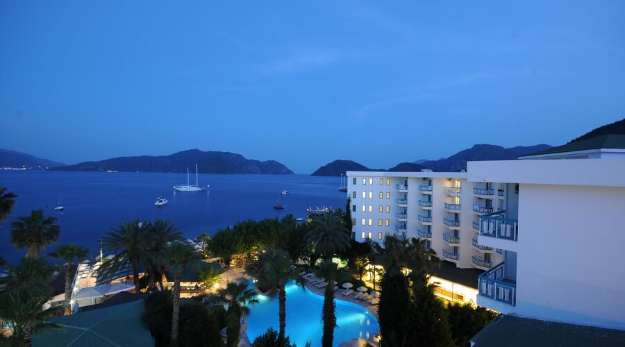 Tropical Beach Otel 4*