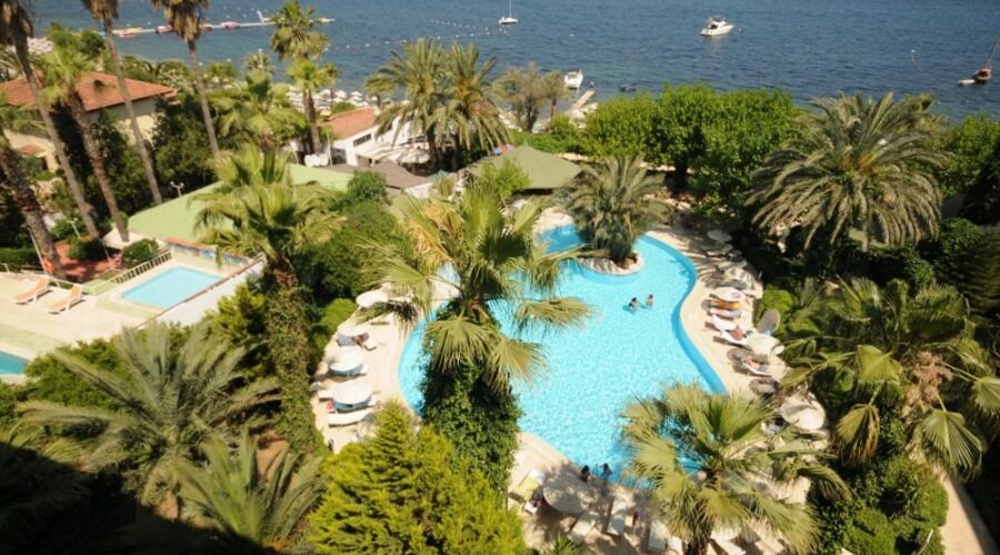 Tropical Beach Otel 4*