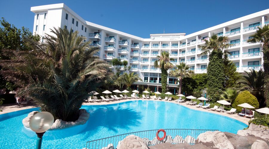 Tropical Beach Otel 4*