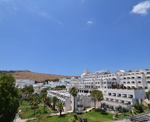 Azka Hotel  5*