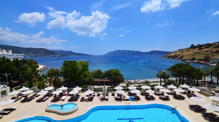 Azka Hotel  5*