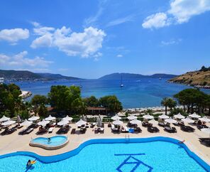 Azka Hotel  5*