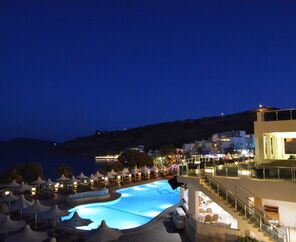 Azka Hotel  5*