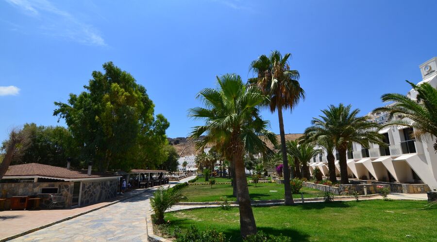 Azka Hotel  5*