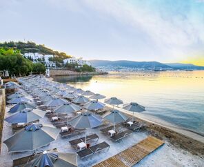 Azka Hotel  5*