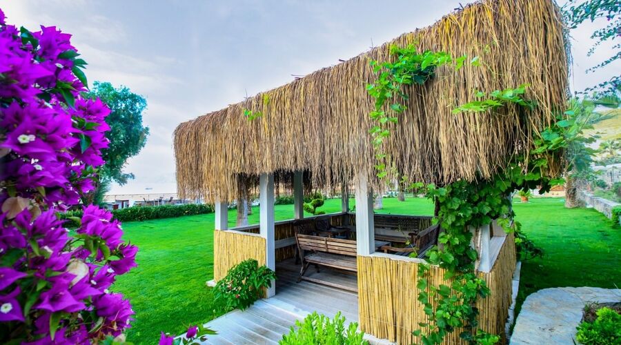 Azka Hotel  5*
