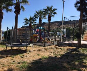 Azka Hotel  5*
