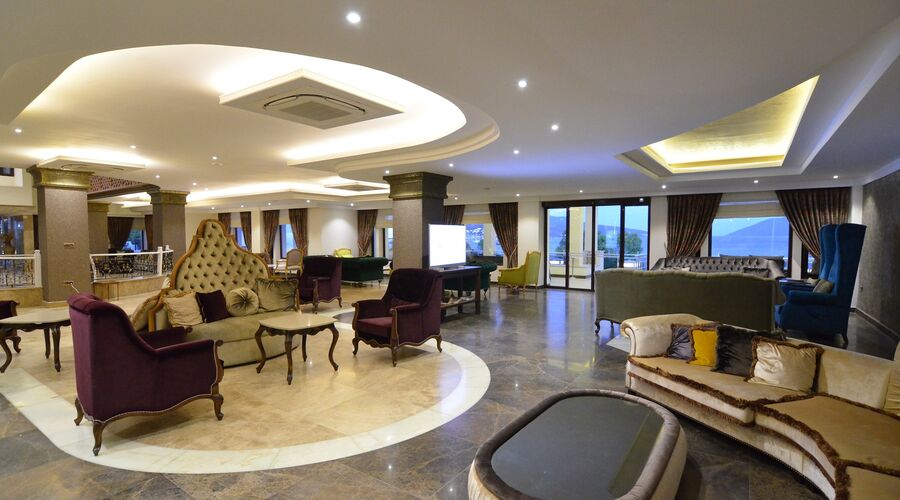 Azka Hotel  5*