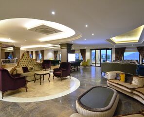 Azka Hotel  5*