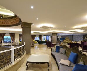 Azka Hotel  5*