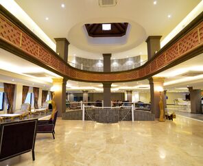 Azka Hotel  5*