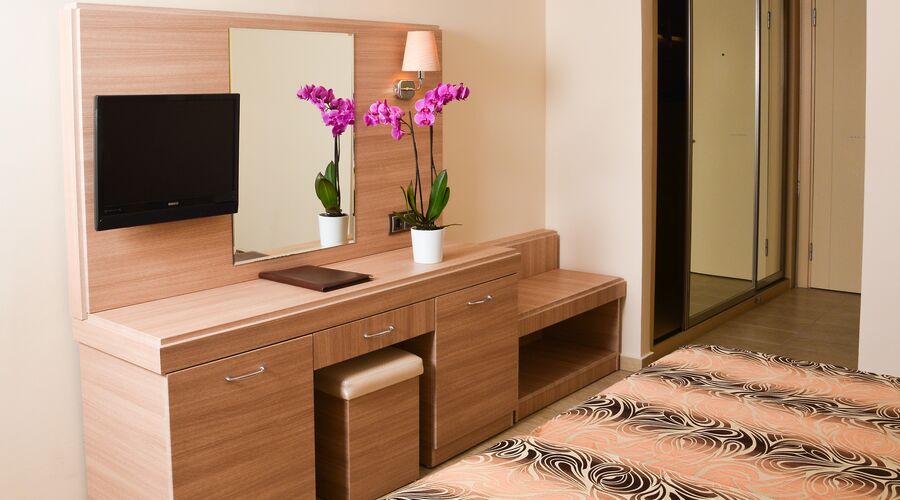 Azka Hotel  5*