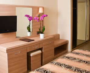 Azka Hotel  5*