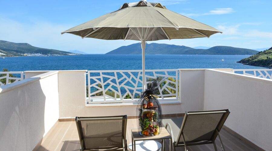 Azka Hotel  5*