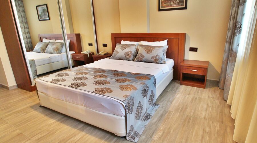 Azka Hotel  5*