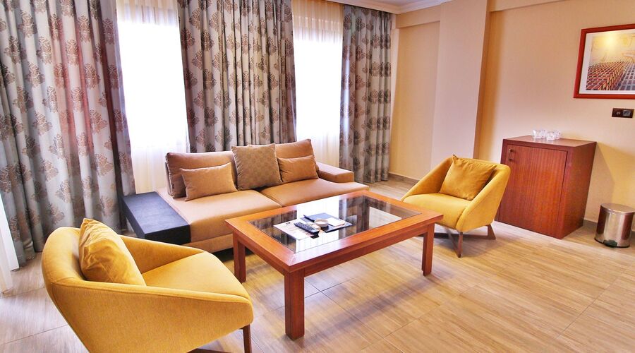 Azka Hotel  5*