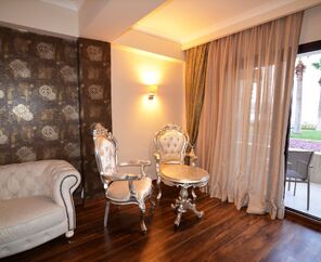 Azka Hotel  5*
