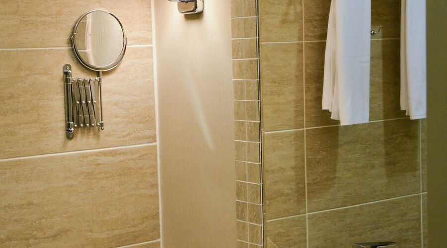 Azka Hotel  5*