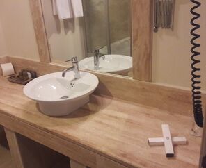 Azka Hotel  5*