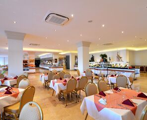 Azka Hotel  5*