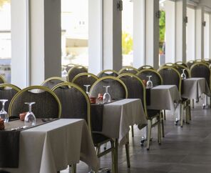 Azka Hotel  5*