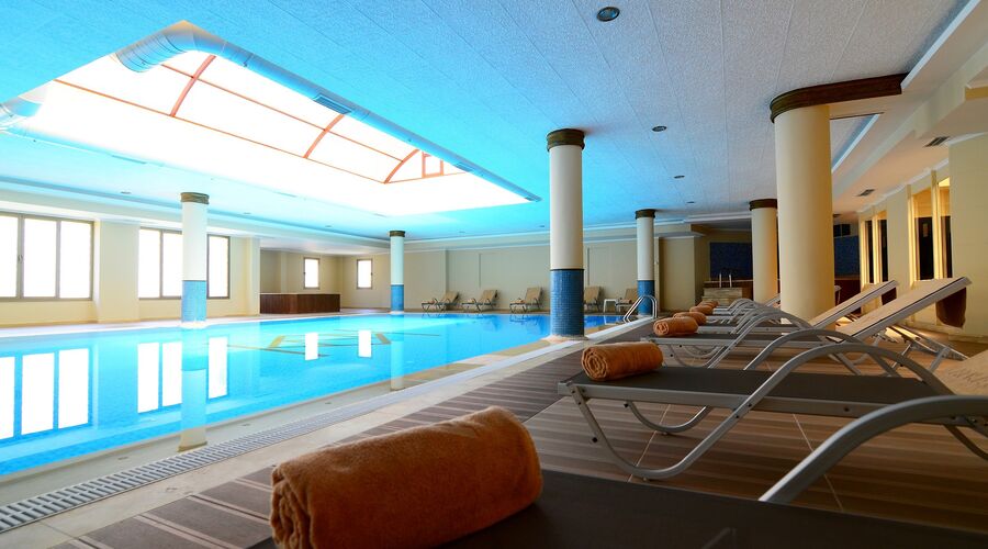 Azka Hotel  5*