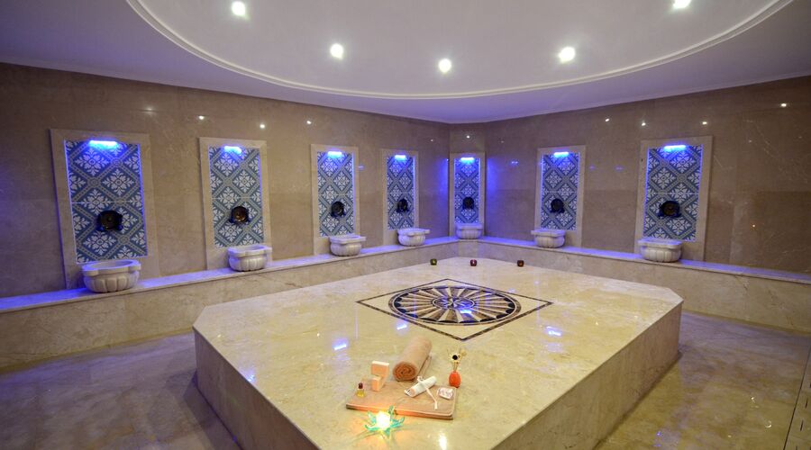 Azka Hotel  5*