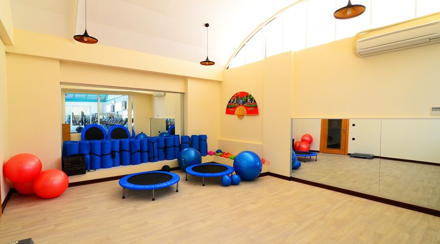 Azka Hotel  5*