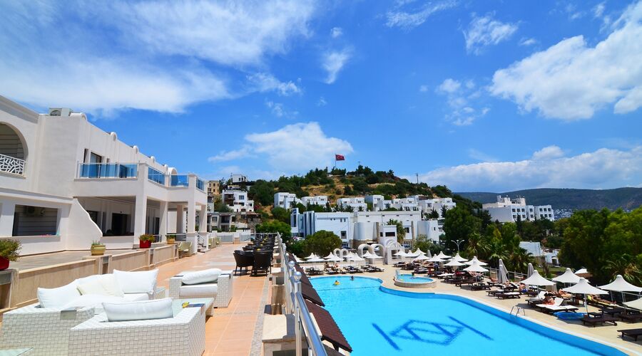 Azka Hotel  5*