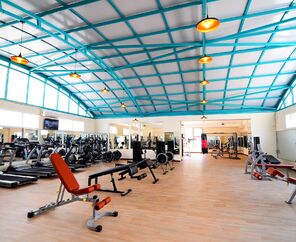 Azka Hotel  5*