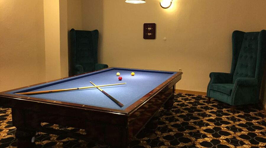 Azka Hotel  5*
