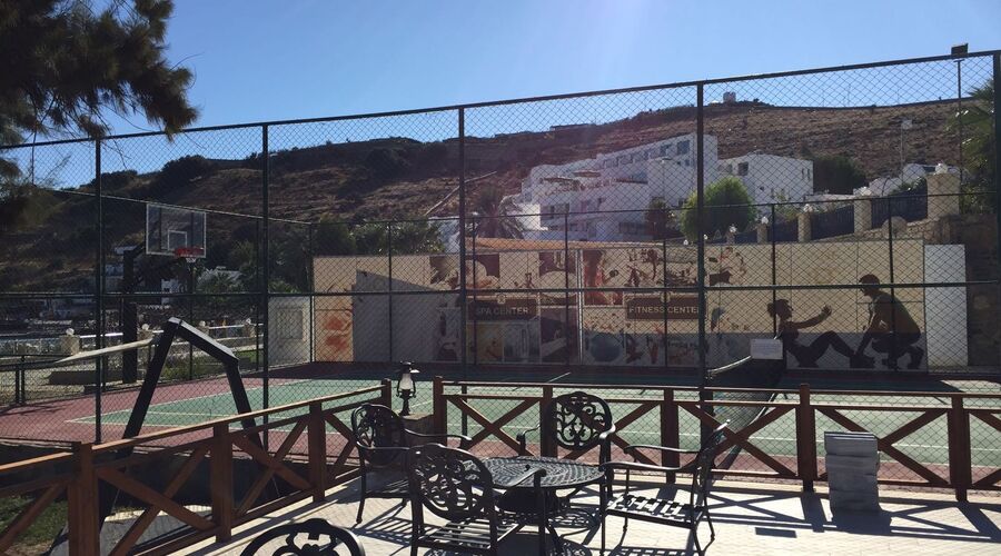 Azka Hotel  5*