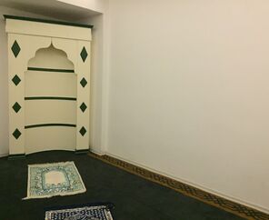 Azka Hotel  5*