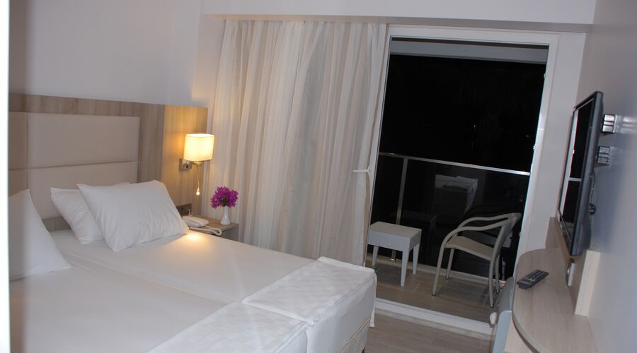 Begonville Beach Hotel 4*