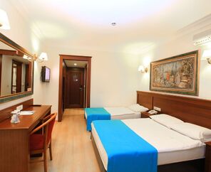 Kayamaris Hotel 4*