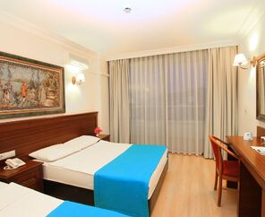 Kayamaris Hotel 4*
