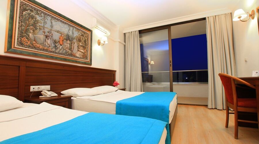 Kayamaris Hotel 4*
